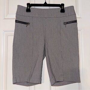 Chico’s Gray pinstripe Pull-On perfect stretch Bermuda Shorts Zip Pockets 2/XS